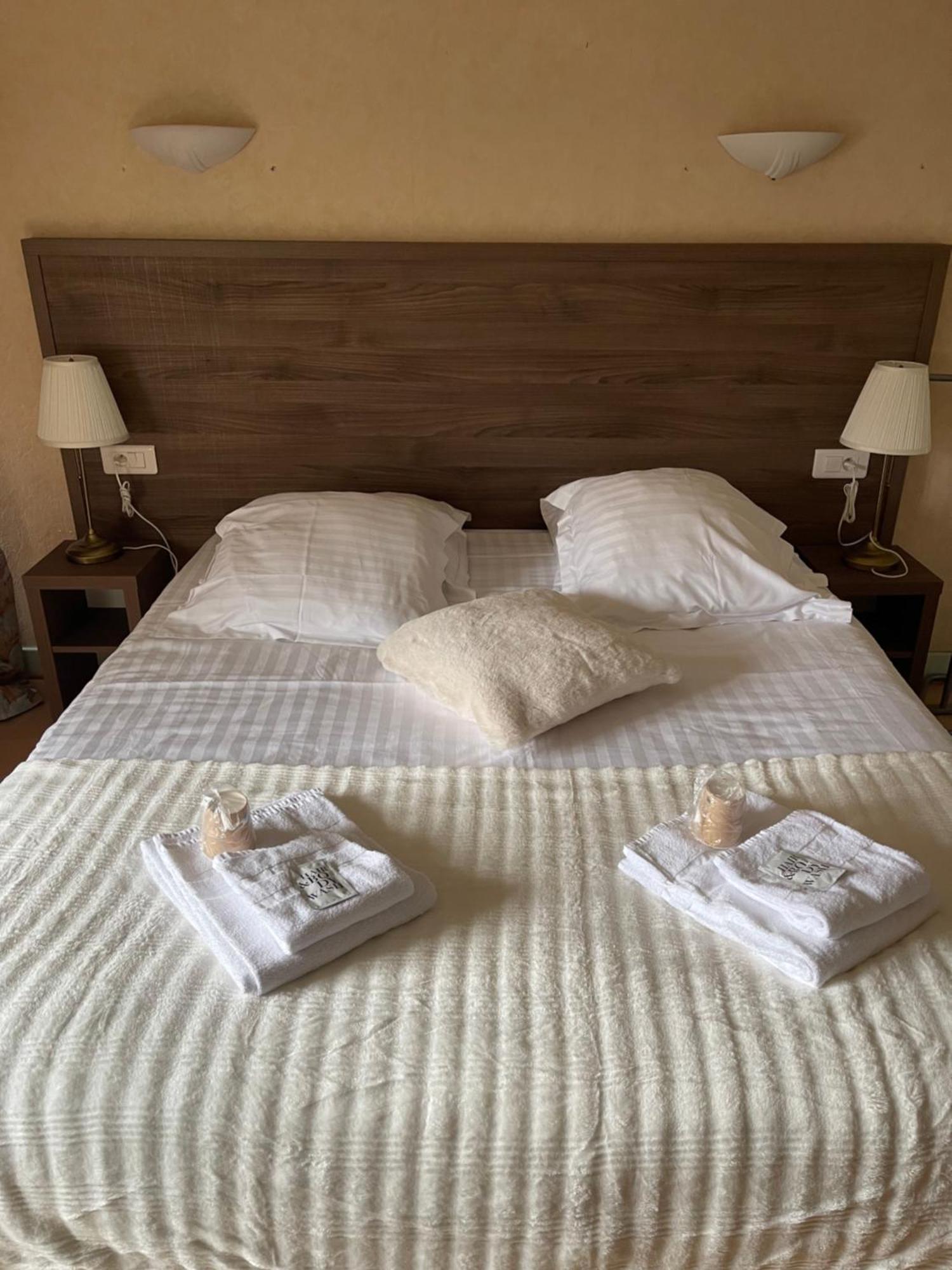Hotel Du Commerce Semur-en-Auxois Ngoại thất bức ảnh